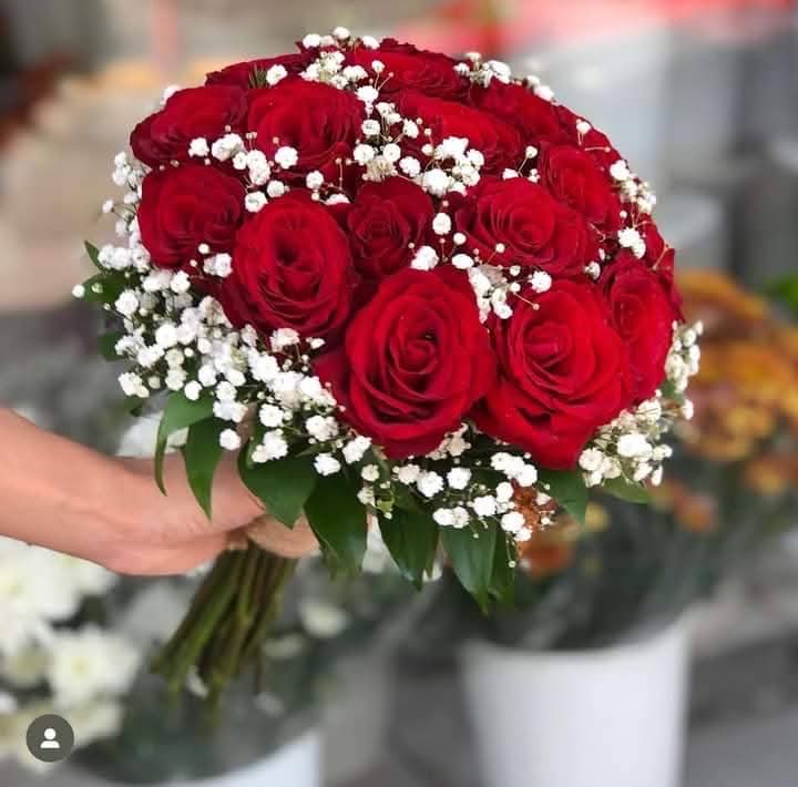 Bouquet of 15 Red roses